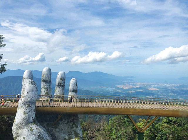 A corner of the Golden Bridge